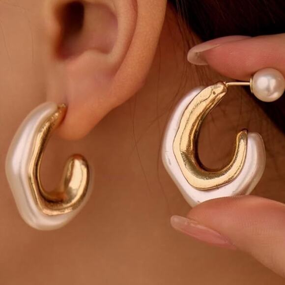 Pearl and Gold Hoop Earrings - Picture 2 of 2